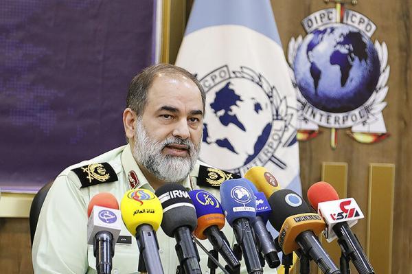 خبرنگاران دستگیری کلاهبردار متواری خبرنگاران دستگیری کلاهبردار متواری